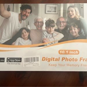 NIB digital pic frame